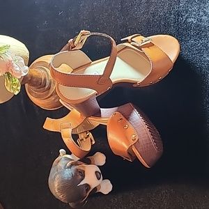 Kayleen women's 4 1/2' heel camel color size 6 1/2